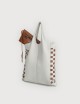 Borsa a Spalla Envelope Shopping in Pelle Martellata con intreccio Cuoio - Off Withe