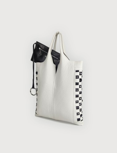 Envelope Shopping in Pelle Martellata con Intreccio Nero - Off White